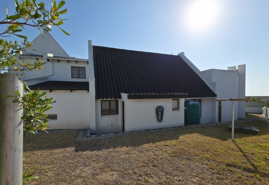 5 Bedroom Property for Sale in Wavecrest Eastern Cape